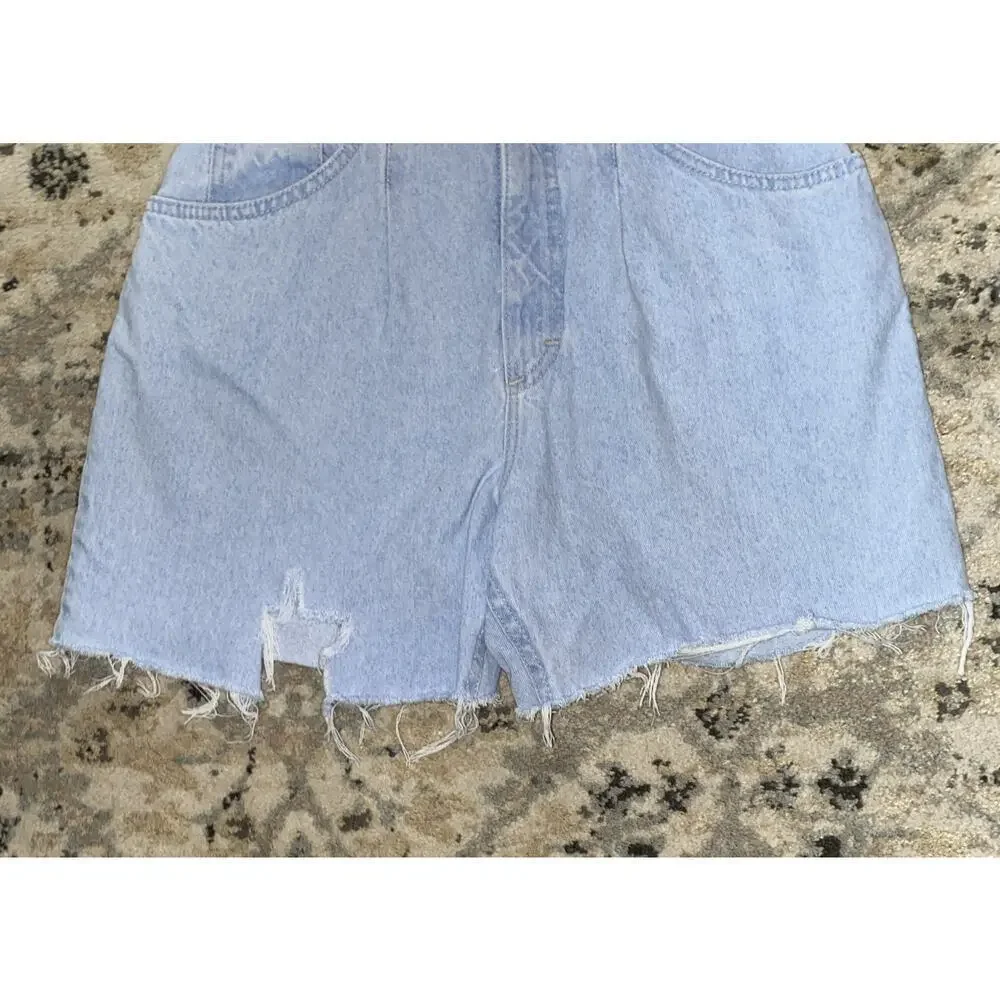 Vintage Lee 90’s Women’s Light-washed High-waisted Denim Jean Shorts 10 Petite